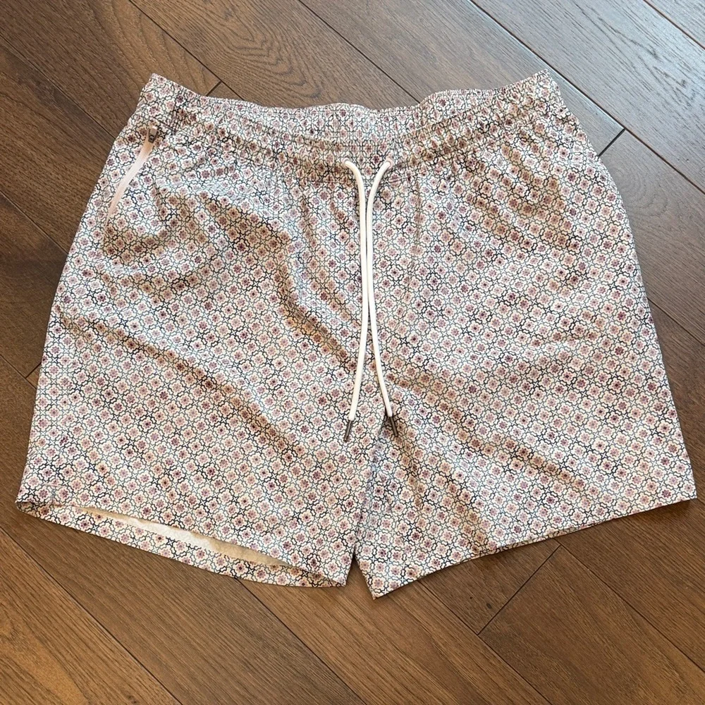 Goodfellow TILE PRINT swim trunks XL W/ brief 3 pocket 7